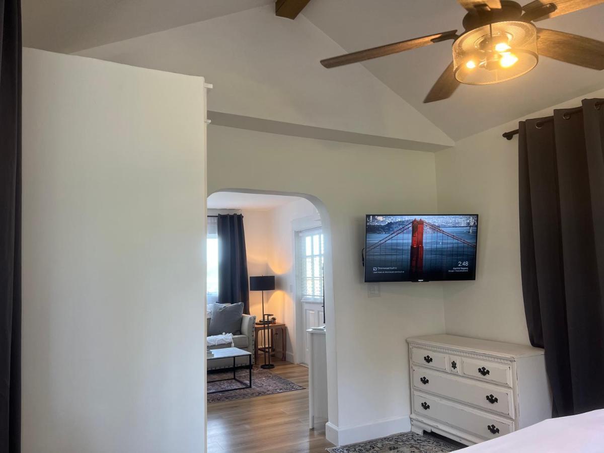 Bay Lake Cottage Guest house